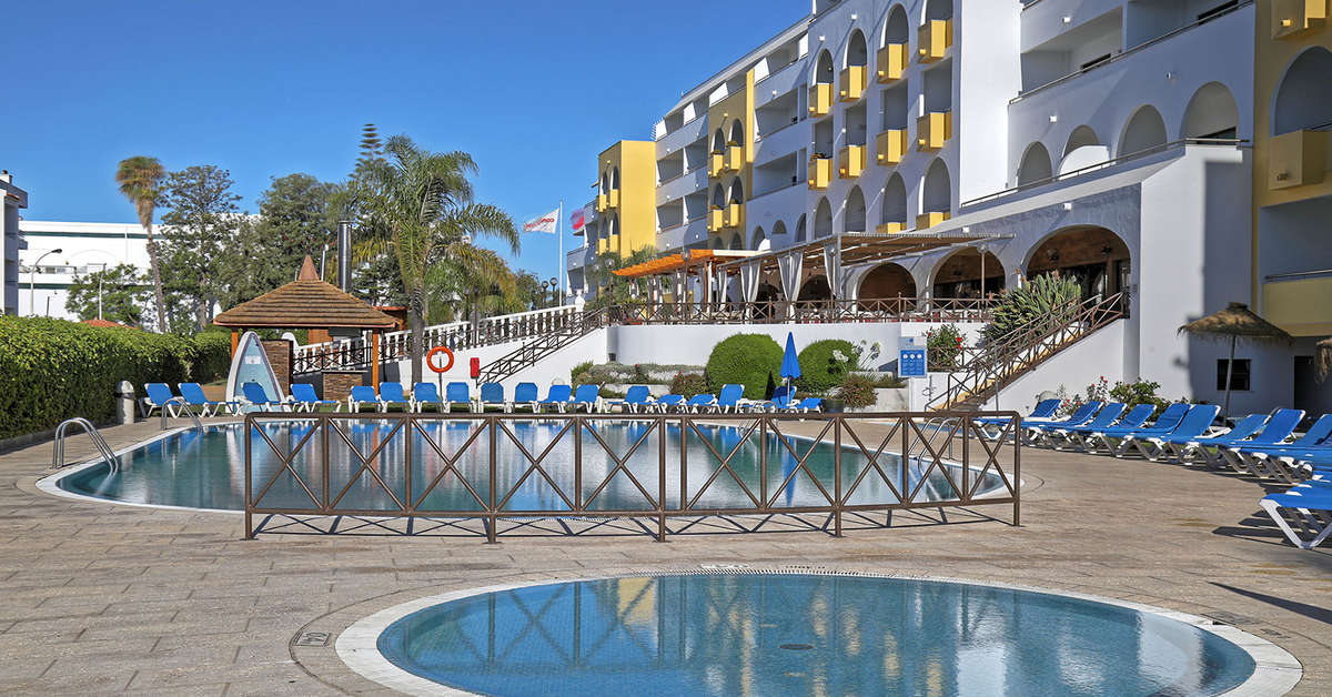 Een foto van het zwembad bij Paladim & Alagoa Mar Hotels