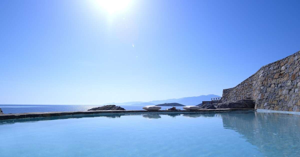 Een foto van het zwembad bij St. Nicolas Bay Resort