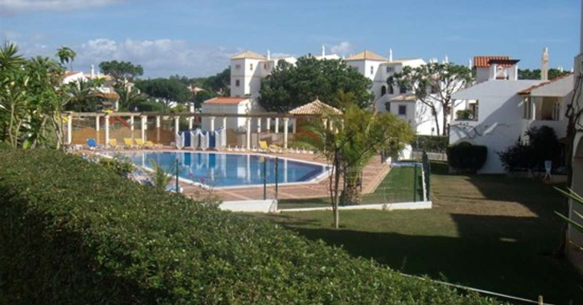 Ein Foto vom Pool im Old Village Apartments
