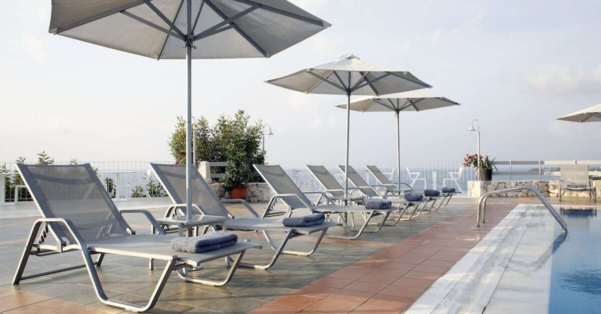 Een foto van het terras bij Asteris Hotel