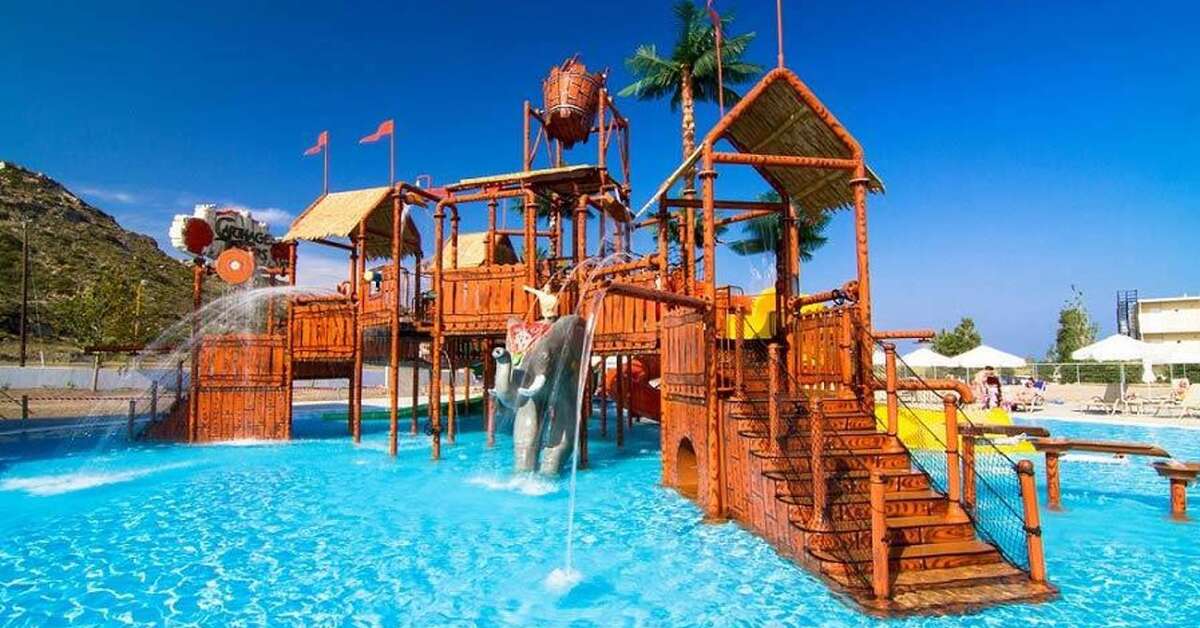 Een foto van het zwembad bij Sun Palace Hotel
