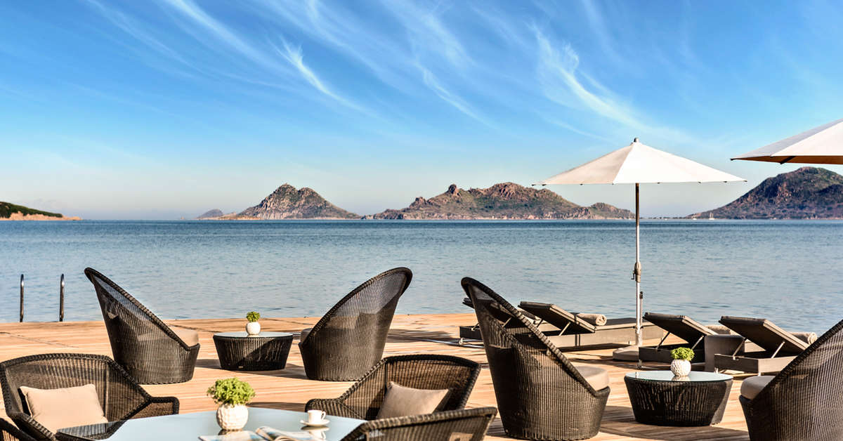 Ein Foto von der Terrasse im Swissotel Resort Bodrum Beach
