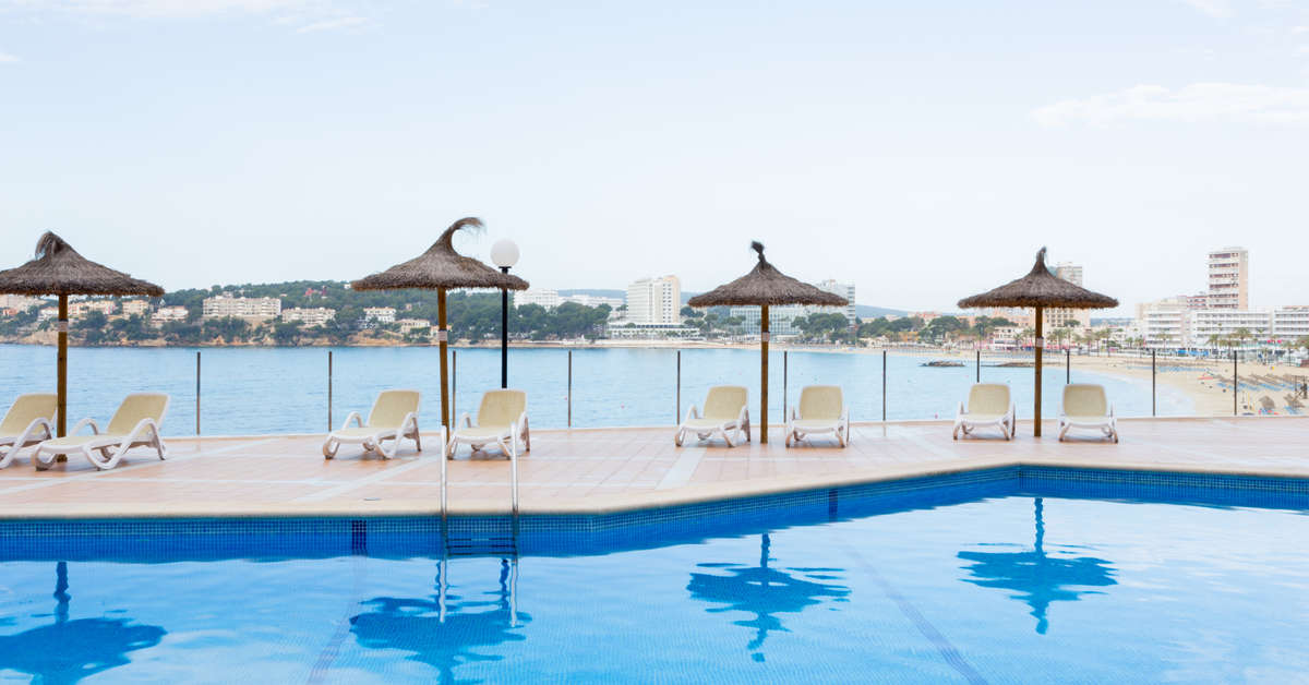 Een foto van het zwembad bij Sunlight Bahia Principe Coral Playa