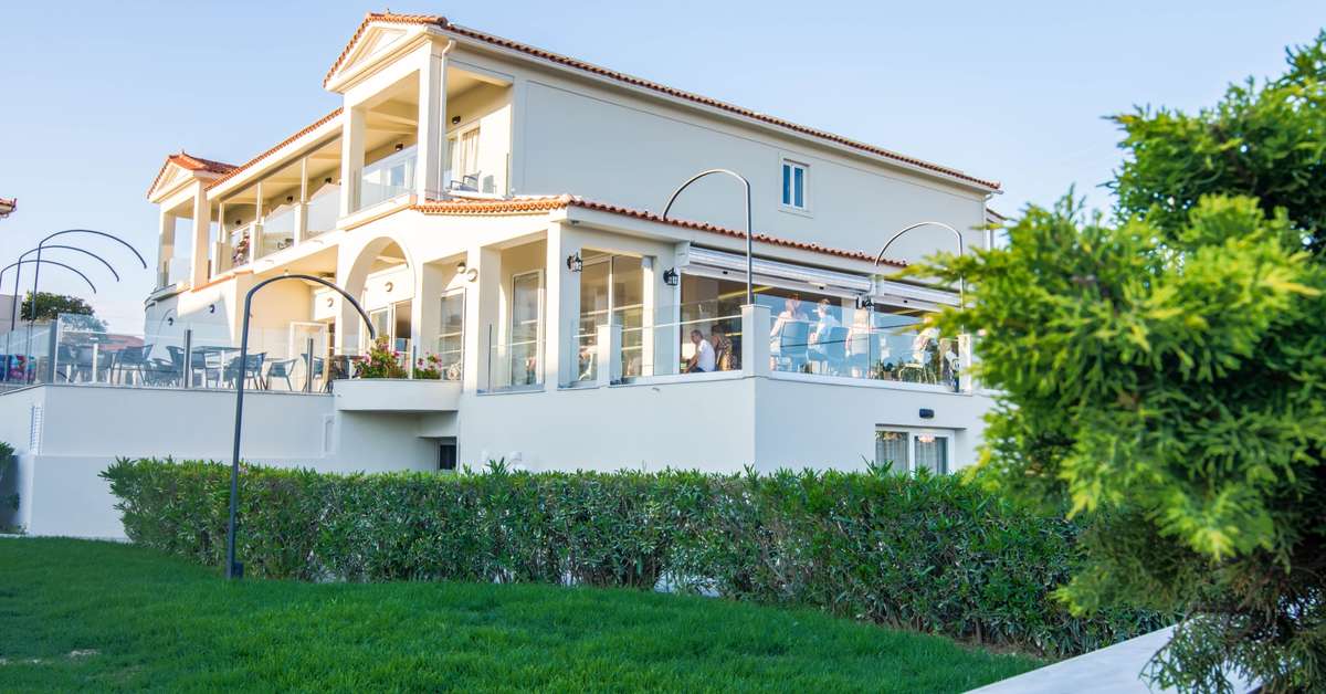 Een foto van de buitenkant van Surreal Exotica Hotel & Spa by Zante Plaza