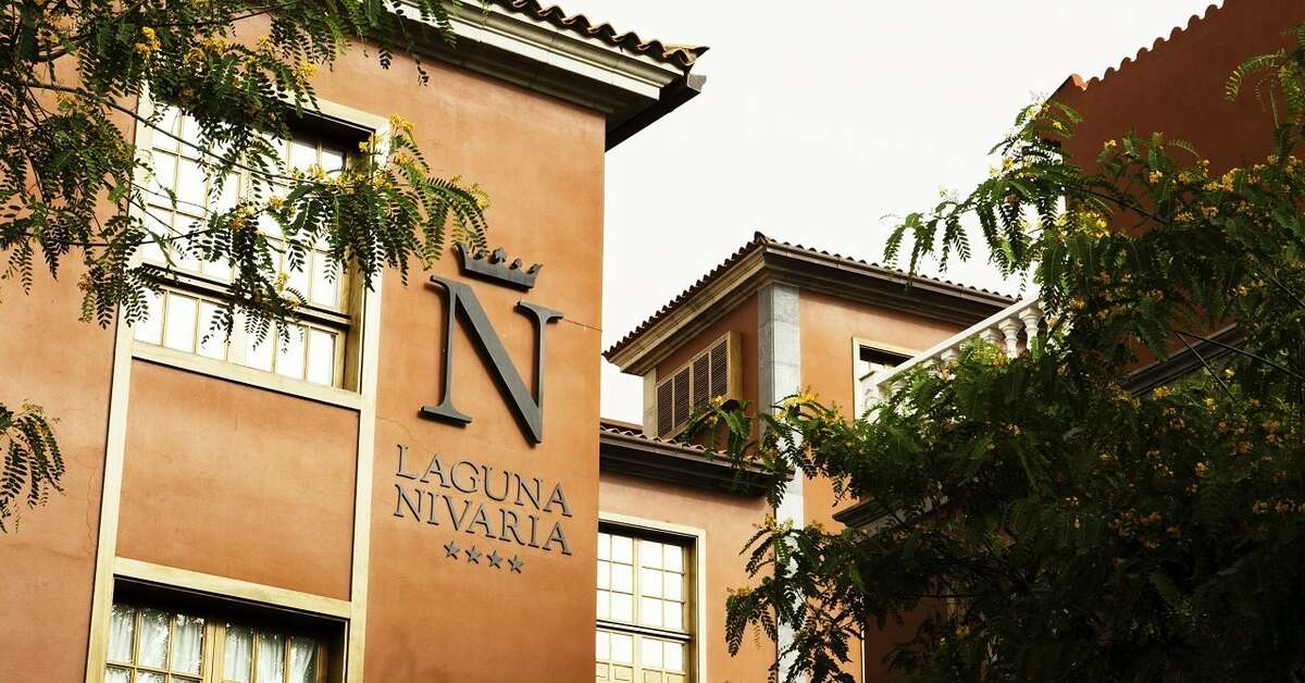 Een foto van de buitenkant van Hotel Laguna Nivaria