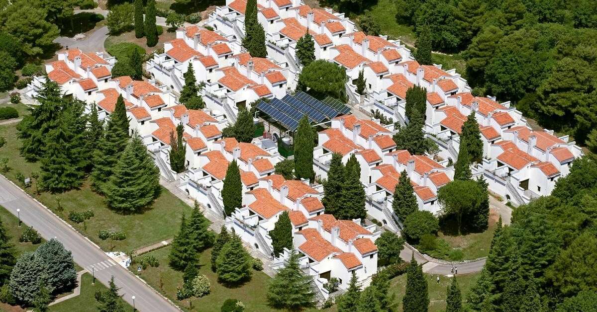 Een foto van de buitenkant van Sunny Porec Residence by Valamar