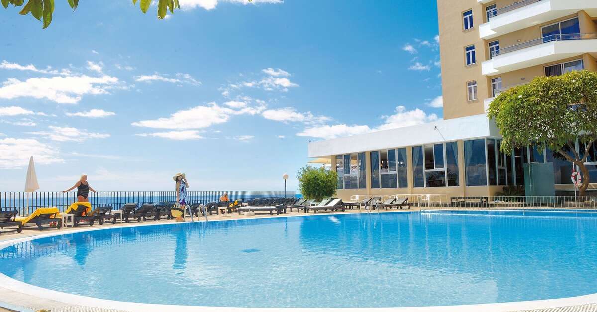 Ein Foto vom Pool im Aparthotel Duas Torres