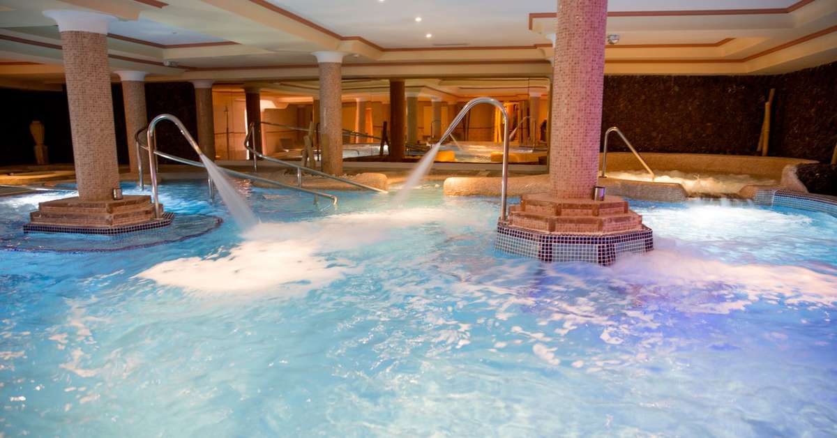 Ein Foto vom Pool im Bull Vital Suites & Spa