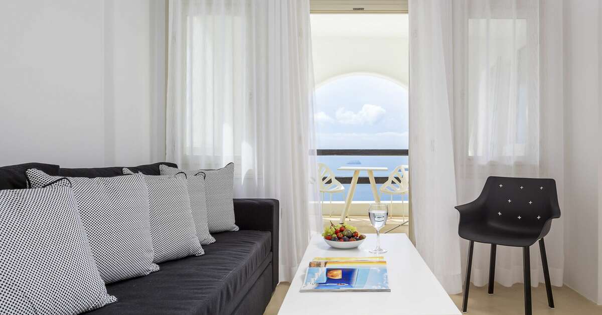 Een foto van Apeiron Blue Santorini