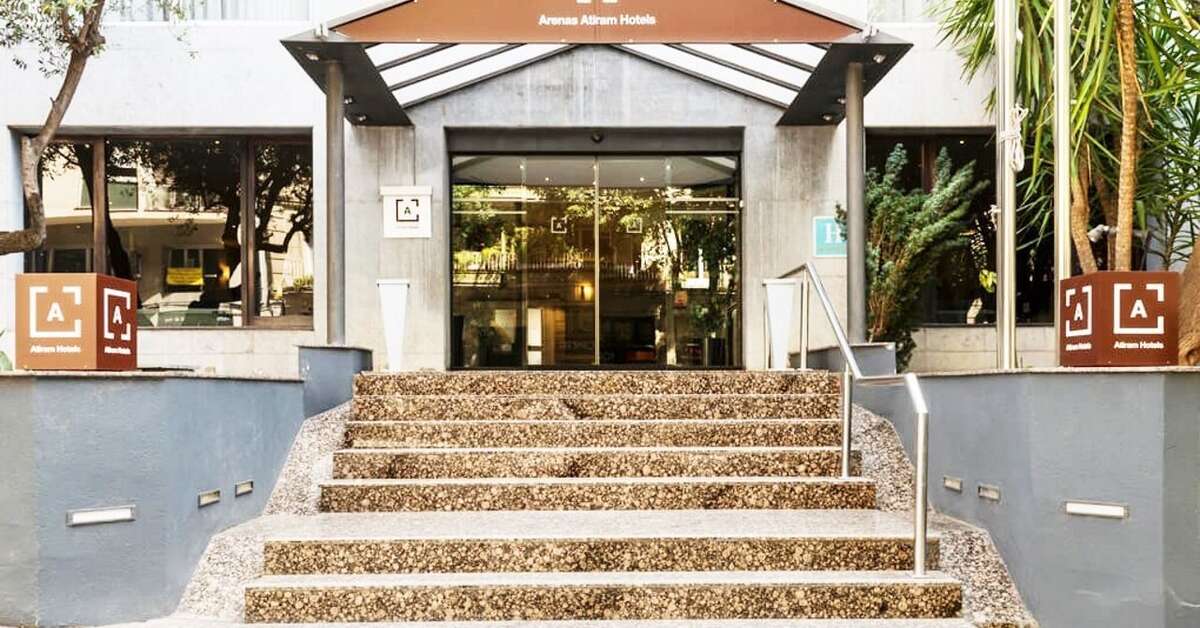 Een foto van de buitenkant van Arenas Atiram Hotel