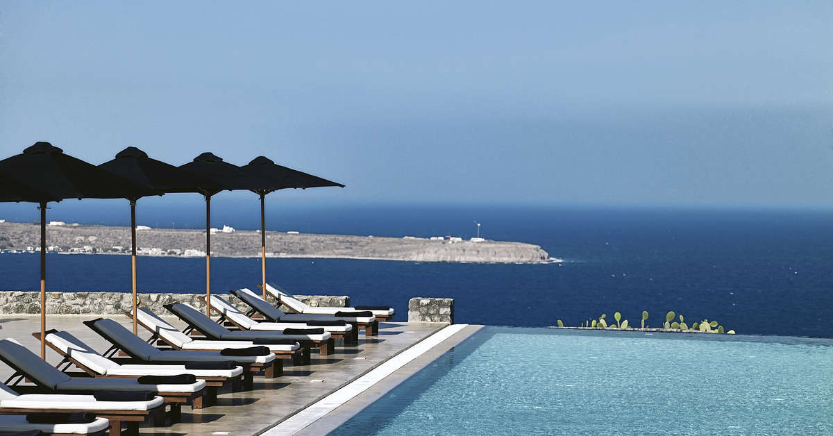 Een foto van het zwembad bij Santo Maris Oia Luxury Suites & Spa