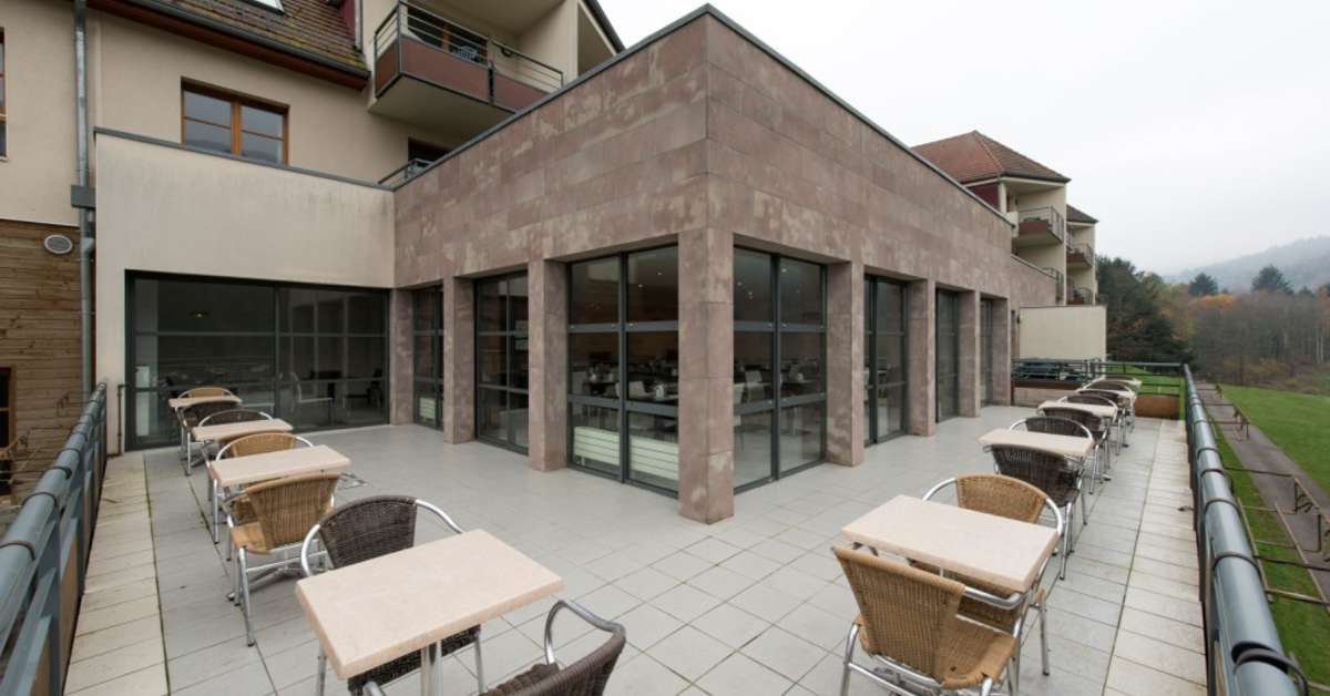 Een foto van het terras bij Le Domaine du Golf Ammerschwihr