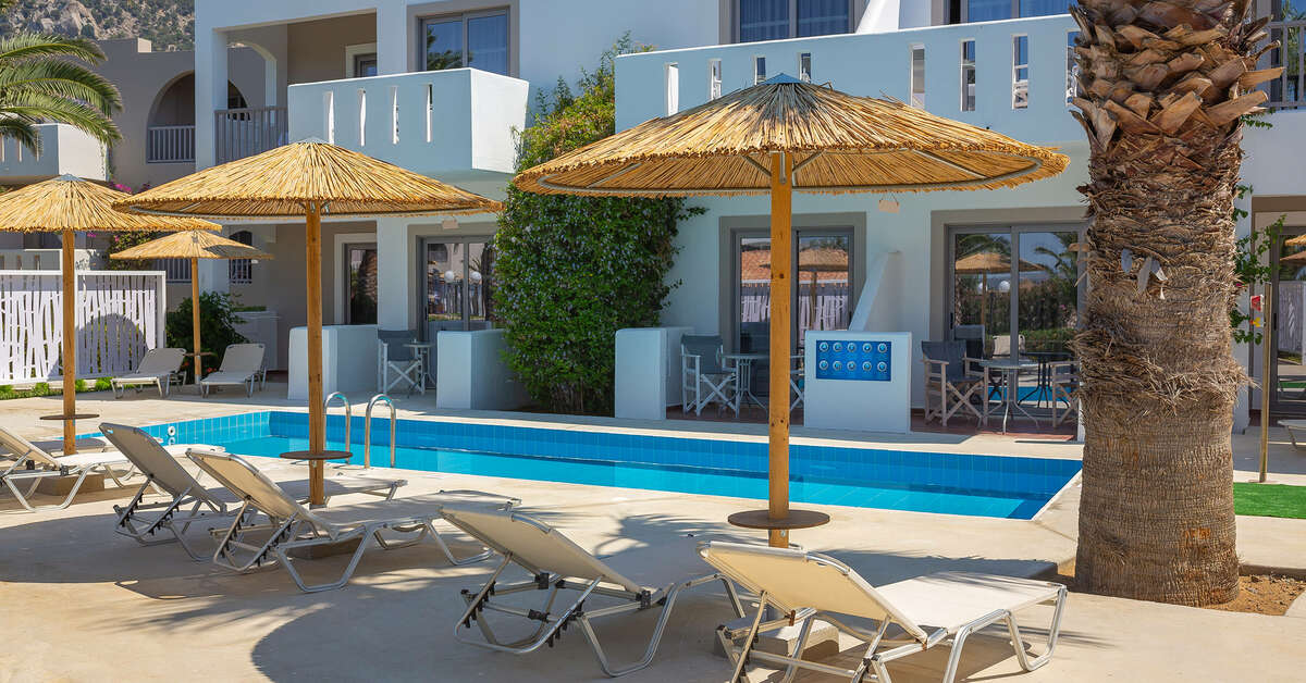 Een foto van het zwembad bij Akti Beach Club