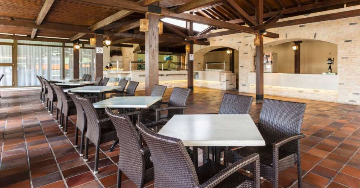 Een foto van het terras bij Suneo Santa Ponsa