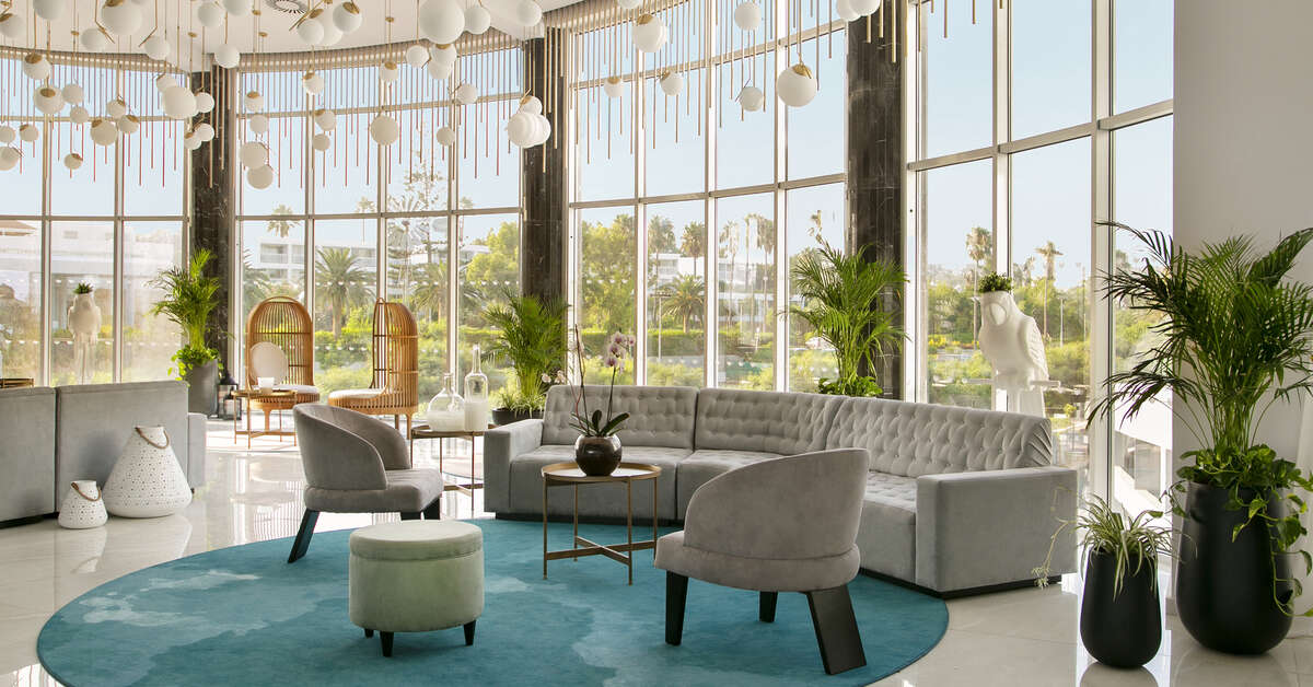 Een foto van het interieur van Nissiblu Beach Resort