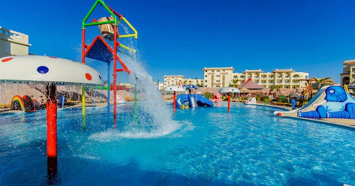 Een foto van het zwembad bij Serenity Alma Heights