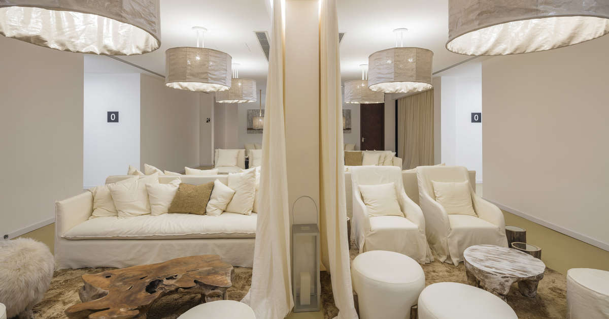 Een foto van het interieur van Lagos Avenida Hotel