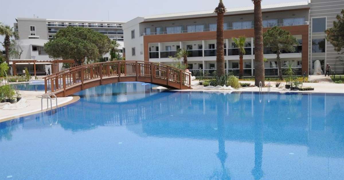 Een foto van het zwembad bij Palm Wings Beach Resort Kusadasi