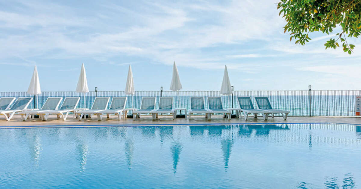 Ein Foto vom Pool im Floria Beach Hotel