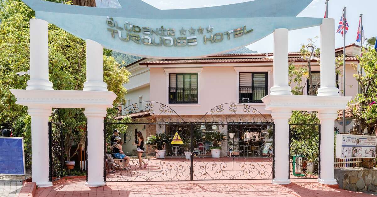Een foto van de buitenkant van Hotel Turquoise