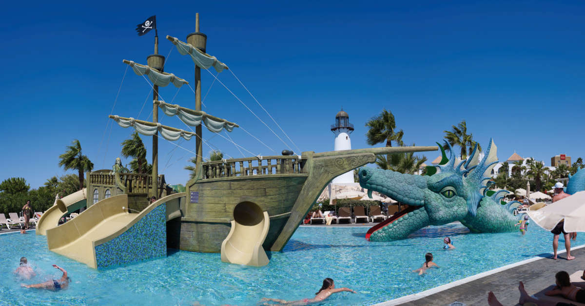 Een foto van het zwembad bij Riu Chiclana