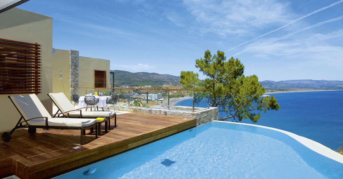 Een foto van het zwembad bij Lindos Blu Luxury Hotel & Suites
