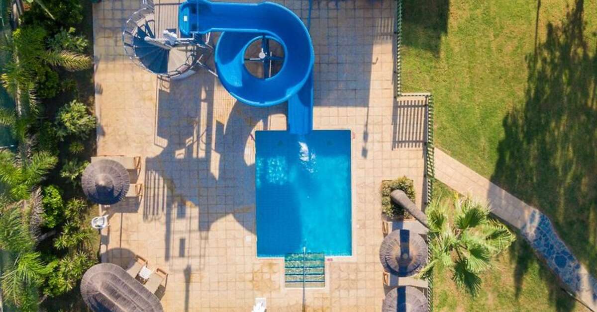 Een foto van The Golden Bay Beach Hotel