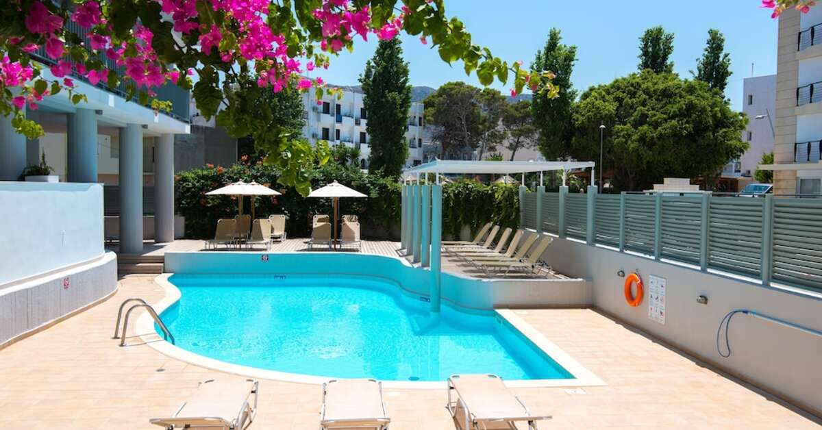 Een foto van het zwembad bij Alia Beach Hotel