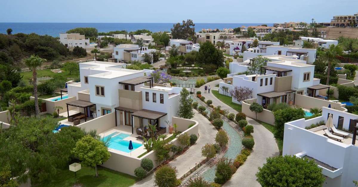 Een foto van de buitenkant van Lindian Village Curio Collection by Hilton