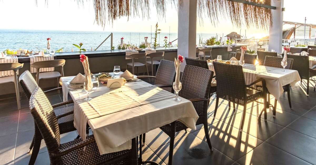 Een foto van de faciliteiten bij White City Beach Hotel