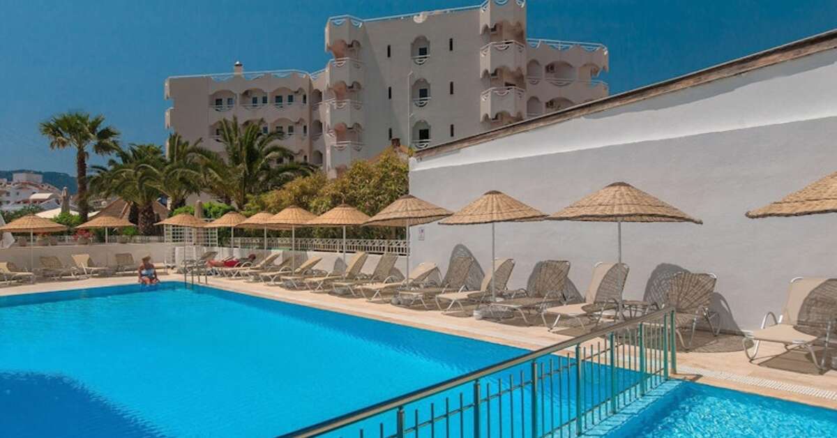 Ein Foto The Beachfront Hotel