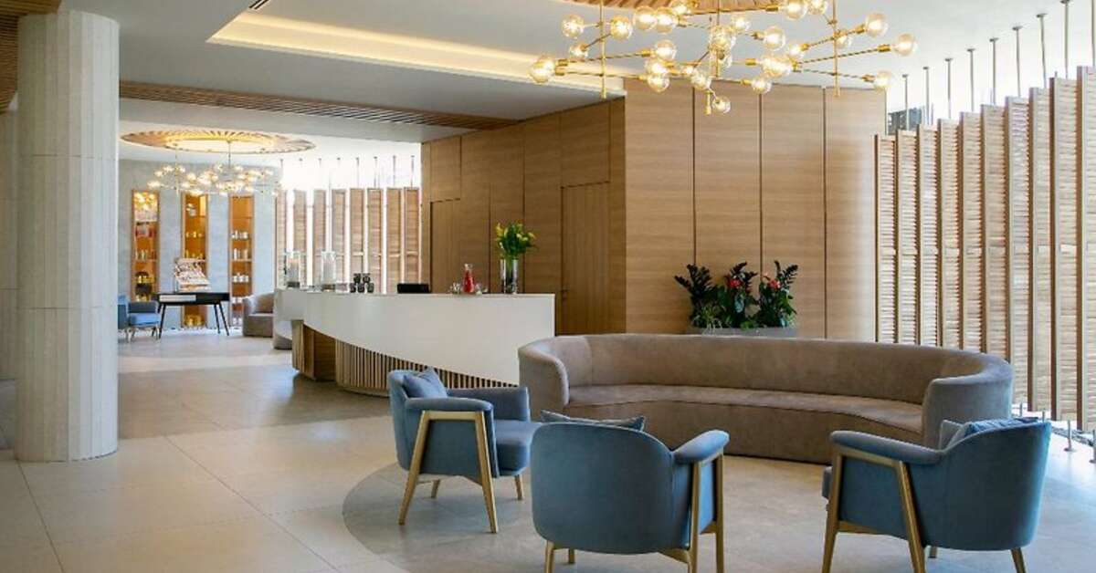 Een foto van het interieur van Nissi Beach Resort