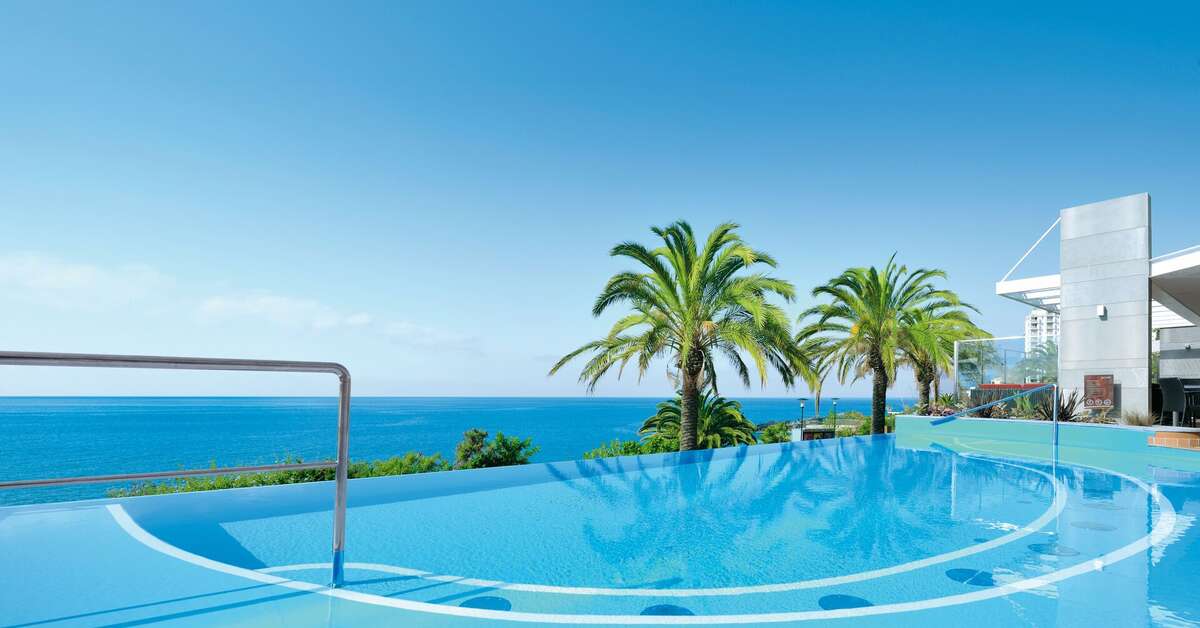 Ein Foto vom Pool im Pestana Promenade