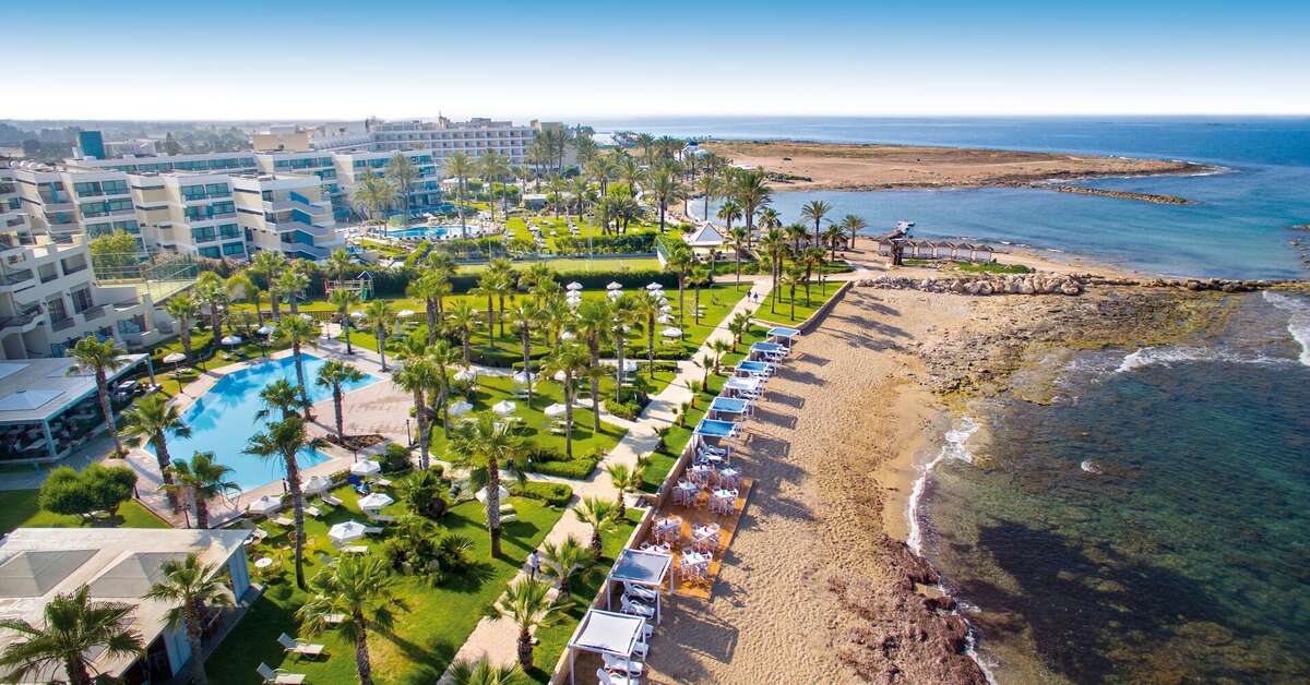 Een foto van het strand bij Aquamare Beach Hotel & Spa