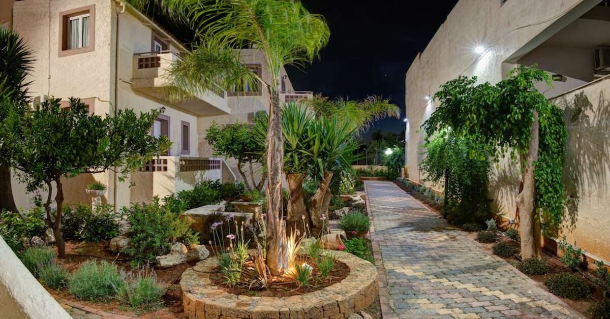 Een foto van de buitenkant van Le Palme Malia