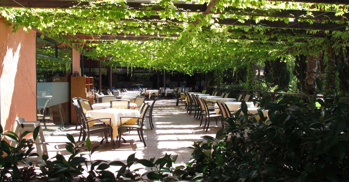 Een foto van het terras bij Ohtels Vila Romana