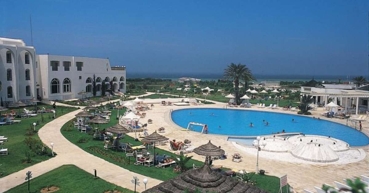 Een foto van het zwembad bij Le Soleil Bella Vista Hotel