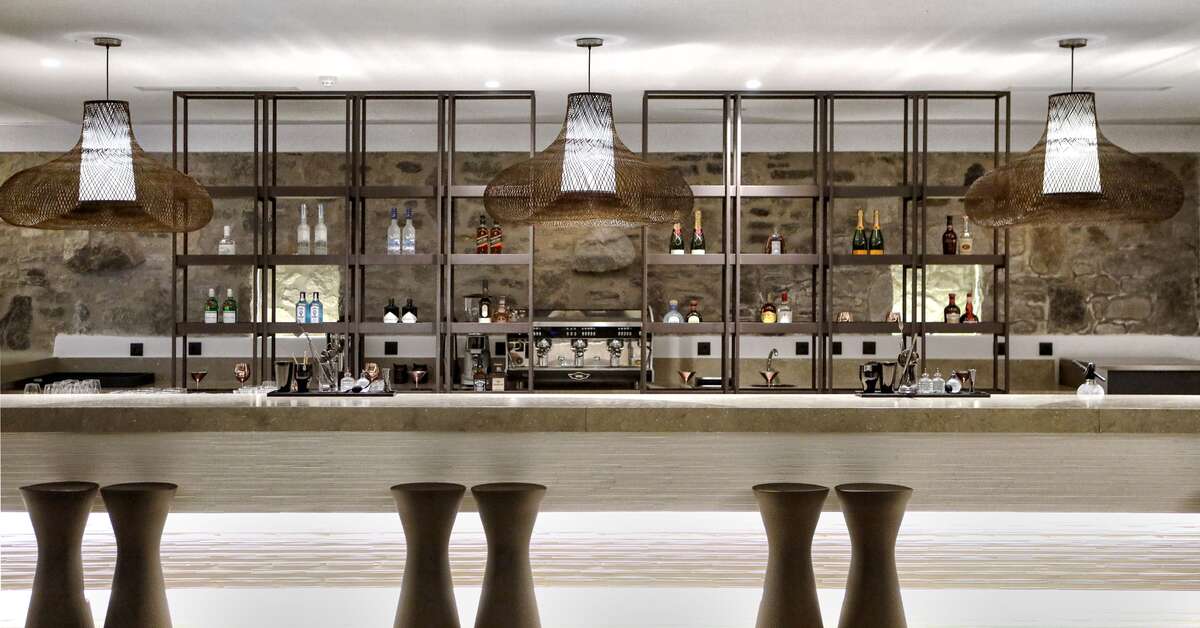 Een foto van het interieur van Aeonic Suites & Spa