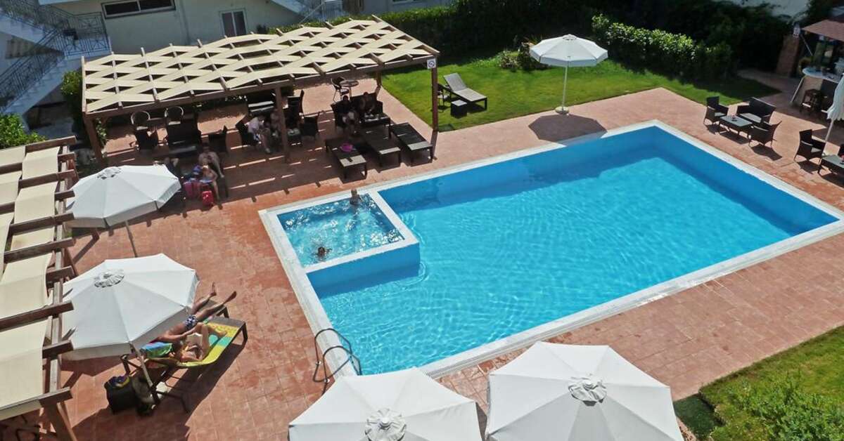 Een foto van het zwembad bij Eleana Boutique Hotel