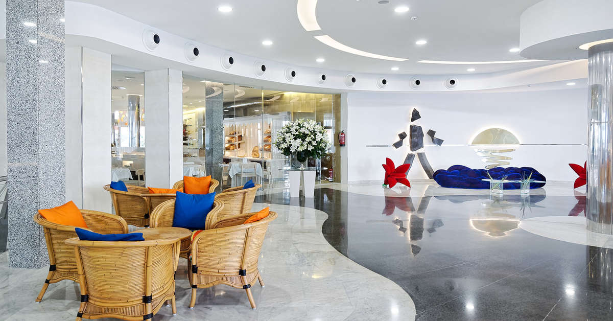 Een foto van het interieur van Bull Hotel Escorial & Spa