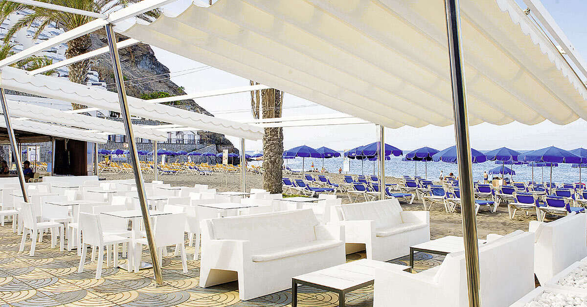 Een foto van het terras bij Mogan Princess & Beach Club Resort