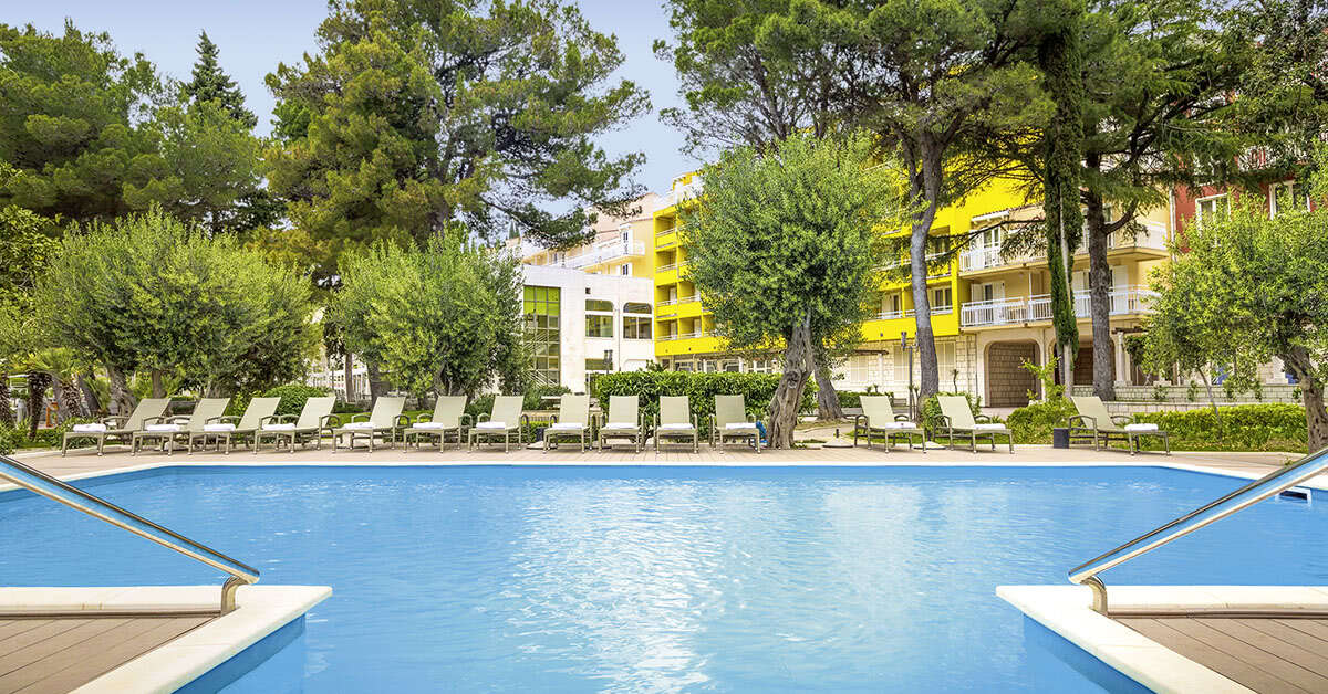 Een foto van het zwembad bij Remisens Hotel Epidaurus