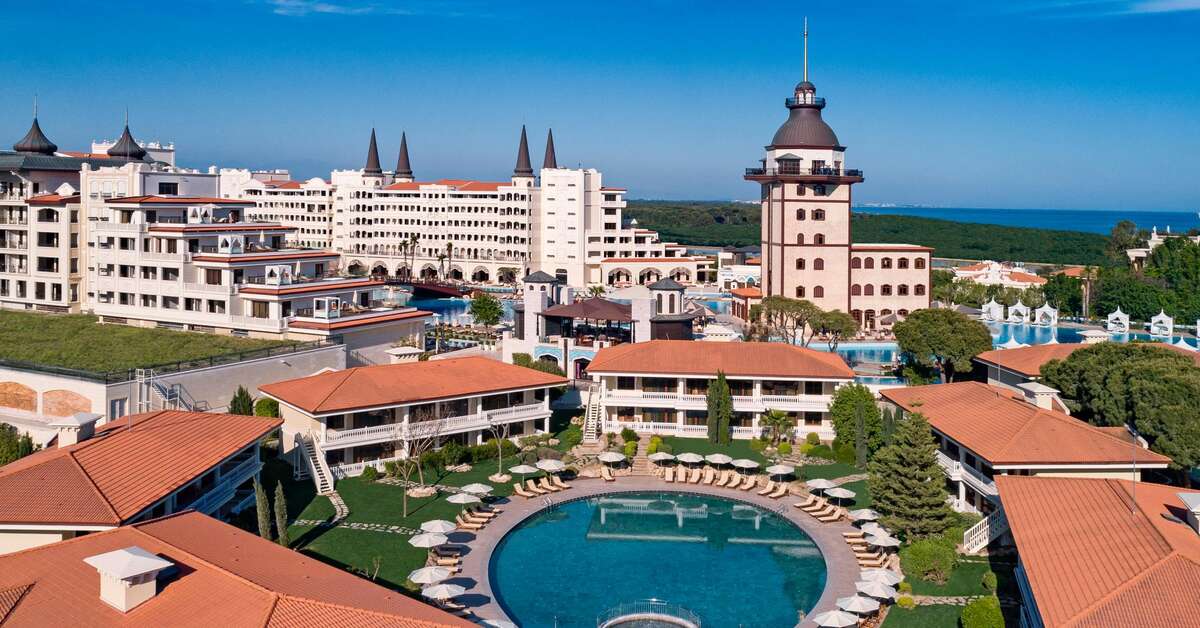 Een foto van het zwembad bij Mardan Palace
