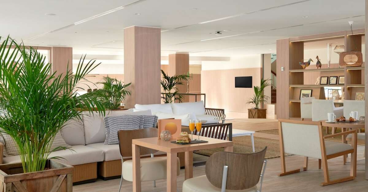Een foto van het interieur van Melia Calvia Beach