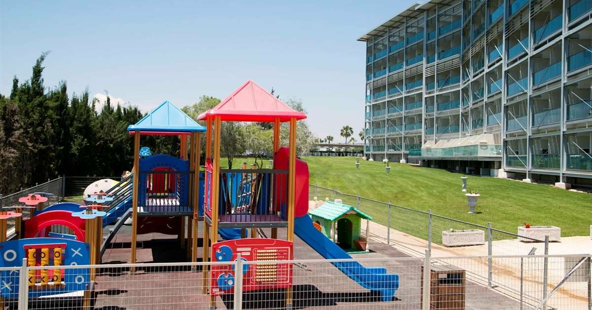 Een foto van de faciliteiten bij Asterias Beach Hotel