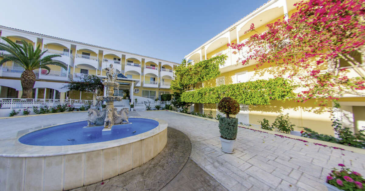 Ein Foto von der Außenansicht des Poseidon Beach Hotel