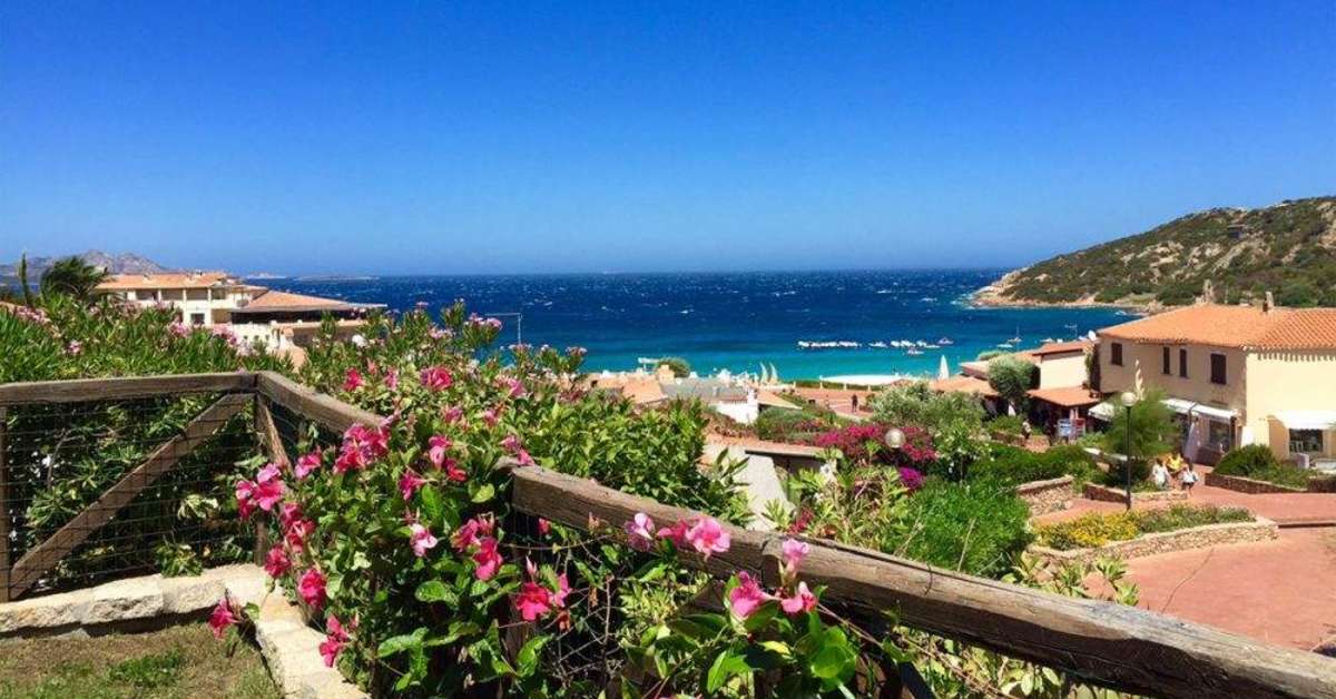 Een foto van Punta Est Baja Sardinia