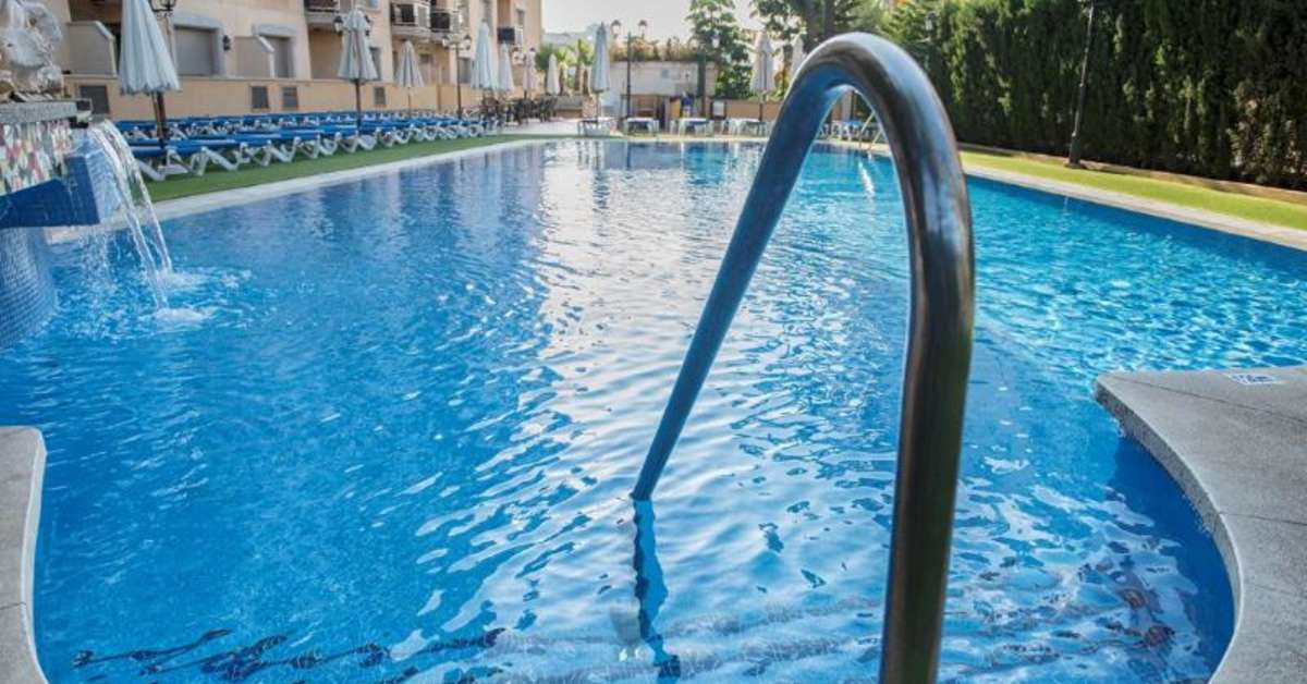 Een foto van het zwembad bij Mediterraneo Real Appartementen