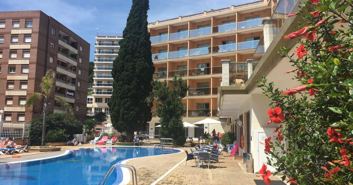 Een foto van het zwembad bij Hotel Bon Repos