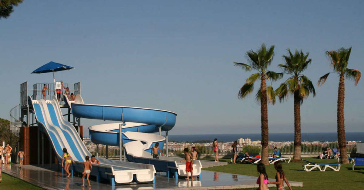 Een foto van het zwembad bij Camping Vilanova Park